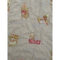 Critter Sitters, Kinderreime, Maus, Kätzchen, Babydecke, Crib Quilt, 59 X 39", Kinderzimmer, Stoff, Krippe, Handwerk, Vintage, ~ 20-35-1228 von TheEccentricEye