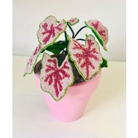 Caladium Pink Handbestickte Pflanze von TheEmbroideredFlower