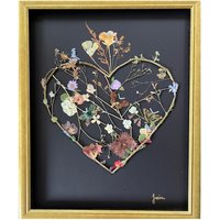 Gebrochenes Herz - Handgemachte Gepresste Blumen Kunst ~ 16 "x 20" von TheEmpressHeartIII