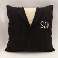 Memory-Kissen Angefertigt Aus Kleidungsstücken Der Liebsten von TheFabricsOfLife