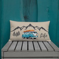 Premium-Kissen Mit Retro-Van-Life Motiv - Stilvolles Dekokissen Für Reiseliebhaber Hochwertiges Design, Geschenk Vanlife-Fans von TheFamShopDE