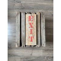 Exit Wandschild, Rustikales Altes Verwittertes Brettschild, Handgefertigtes Schild, Holzwandhalterung Mit Schraube Zur Montage Auf Holz von TheFarmBarn