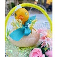Vintage Ostern Frühling Hase Kitsch Urlaub Dekor Kunststoff Blume Ei von TheFlamingoMeadow