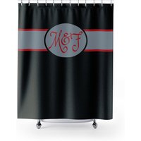 Schwarz-Rotes Monogramm - Personalisiert Duschvorhänge von TheGabellaShoppe