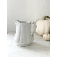 Keramik-Weizen-Muster-Krug von TheGatheredLoft