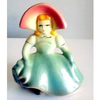 Vintage Porzellan Übertopf Vase Oder Stifthalter Stand Alone Ornament Lady in Crinoline Shabby Chic von TheGatsbyGals