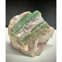 Paraiba Turmalin in Quarz Matrix || Batalha Mine, Paraiba, Brasilien von TheGemstoneMatrix