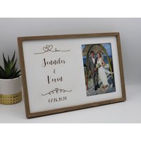 Personalisierter Hölzerner Desktop-Bilderrahmen Mit Fotodruck Eingeschlossen 4x6 Hochzeit, Verlobung, Flitterwochen, Paardekoration von TheGiftUSA