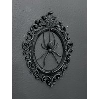 Gothic Gerahmte Hängende Spinnen-Wand-Dekor von TheGreyHouseshop