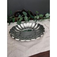 Vintage Reed & Barton Holiday Silberteller Scalloped Dish #113 von TheGreyHouseshop