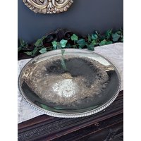 Vintage Wm Rogers Silverplate 867 Serviertablett Runde Platte, 17 1/2 "Durchmesser Vintage Wm Rogers Silverplate 867 Serviertablett Runde Platte, 17 1/2 "Durchmesser von TheGreyHouseshop