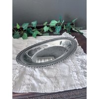 Vintage Wm Rogers Silverplate Hohlware Oval Brot Serviertablett 4119 Vintage Wm Rogers Silverplate Hohlware Oval Brot Serviertablett 4119 von TheGreyHouseshop