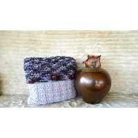 Handgefertigtes Graues Kissen. Moderne Kissen Für Sofas. Gewebte Mit Knöpfen. Wohndekoration. Einzigartig von TheHandKnittedFactor