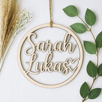Personalisiertes Muttertagsgeschenk Namen Aus Holz - Namensring Wanddeko Geschenk Hochzeit Jahrestag- Brautpaar von TheHappyBoxde