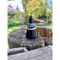 Schwarzer Obsidian Kristall Ringhalter Kegel, Schmuckhalter, Ring Schmuck Display, Schwarzer Ringhalter, Geschenk von TheHippieCrystalHut