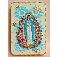 Heilige Jungfrau Maria Wandschmuck, Muttergottes Dekoration Mit Rosen, Traditionelles Religiöses Keramik-Relief, Handbemalte Geschenkidee von TheHolyMaryHermitage