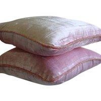 Designer Hell Rosa Euro Kissenbezug 24 "x 24"/26 26", Samt Size Solid - Soft Schimmer von TheHomeCentric