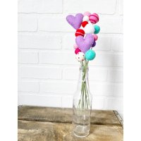 Pom Cluster | Candy Crush Flower Bouquet Lila, Rot, Pink Und Aqua Valentinstag Gestufte Tablett Deko von TheHonakerHomeMaker