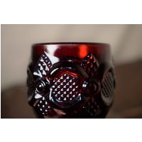 Rotes Avon Kelch-Glas - Vintage Heavy 1876-1976 Cape Cod Rubinrotes Glas Bayberry Weinkelch Sammlerglas von TheHoneycombMarket