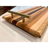 18 "x 10" - Gemischtes Hartholz Charcuterie Brett Mit Stangengriffen Schiffe Kostenlos Am Nächsten Werktag 18 "x 10" - Gemischtes Hartholz Charcuterie Brett Mit Stangengriffen Schiffe Kostenlos Am Nächsten Werktag von TheKnottyDane