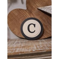 15cm Rund Buchstabe C Schild, Monogramm, Initiale, Wandkunst, Home Decor, Rustikale Buchstaben, Alle Buchstaben Verfügbar, Leichte Not von TheLetterHouseUK