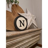 15cm Runder Buchstabe N Schild, Monogramm, Initiale, Wandkunst, Home Dekor, Rustikale Buchstaben, Alle Buchstaben Verfügbar, Leichte Not von TheLetterHouseUK