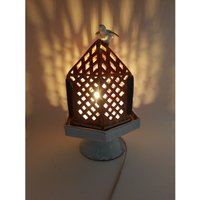 Geschnitzte Keramiklampe | Vogel Windlicht Keramik Laterne Mit Edison Glühbirne von TheLevantinePotter