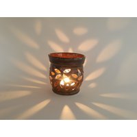 Kleiner Rotbrauner Porzellan Kerzenhalter Teelichthalter | Dünne Geschnitzte Votivkerze Windlicht von TheLevantinePotter