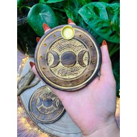 Räucherstäbchenhalter/Räucherkegelhalter Aus Naturholz Mit , , Triple Moon'' Symbol Deko Räuchern Halter von TheLightsofSpirit