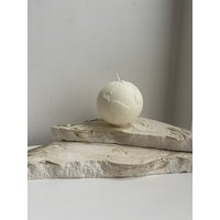 Weltreisende Kerze | Natürliche Sojawachs-Kerze Perfektes Geschenk Wohnkultur Moderner Dekor Weltkugel Kugelkerze Natur Weltreisende Kerze | Natürliche Sojawachs-Kerze Perfektes Geschenk Wohnkultur Moderner Dekor Weltkugel Kugelkerze Natur von TheLinesStudio