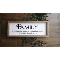 Familie, A Little Bit Loved Schild, Little Bit Crazy Family Gerahmtes Holzschild, Home Wand Dekor, Geschenk, Bauernhaus Schild Uk von TheLittleWoodenSign