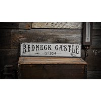 Benutzerdefinierte Redneck Castle Est Datum Zeichen, Redneck-Dekorationen, Country Boy Dekoration Geschenke - Rustikale Handgemachte Rustikale von TheLiztonSignShop