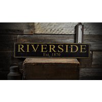 Benutzerdefiniertes Ziel/Ort Est Datum Zeichen - Rustikale Handgemachte Distressed Holzschild Dekorationen von TheLiztonSignShop