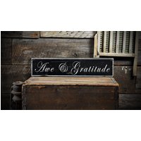 Ehrfurcht & Dankbarkeit Zeichen - Rustikale Hand Made Distressed Holz von TheLiztonSignShop
