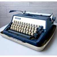 Adler Gabriele 25 Schreibmaschine von TheLostHomeland