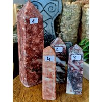 Erdbeere Calcit Obelisk Erdbeere Calcit Obelisk von TheMagicRunenShop
