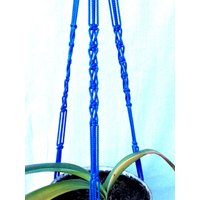 Blaue Makramee Pflanze Halter 36 Zoll 3mm - Geschenk-Idee Indoor Outdoor Hängen Blumentopf von TheMagicalNodules