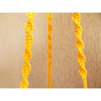Gelb Macrame Pflanze Halter 28 Zoll 3mm Hängeampel von TheMagicalNodules