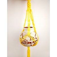 Hängende Pflanzer Gelb Makramee Pflanze Aufhänger 10 Zoll 3 Mm Pflanzenhalter Wandbehang Topf Indoor Oder Outdoor-Dekor-Fenster-Dekoration von TheMagicalNodules