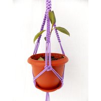 Lila Mini-Makrame Planter Topf 20 Zoll 3mm Pflanze Hänger Wand Hängenden Indoor Oder Outdoor-Dekoration Fensterdekoration von TheMagicalNodules