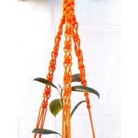 Orange Mini Makramee Pflanze Aufhänger 18 Zoll 3mm Geschenkidee Indoor Oder Outdoor-Ausstattung Hängen Planter Handgemachte Blumentopf Wandhängen von TheMagicalNodules