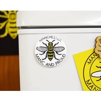 Manc Und Stolz-Mosaik-Bienenmagnet Manchester Bee-Kühlschrankmagnet Mancunian-Geschenk Nord-Pride-Dekor Hergestellt in Großbritannien von TheManchesterShop