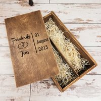 Weinkiste Mit Gravur Hochzeitsgeschenk von TheMickeys
