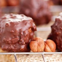 Karamellisierte Pralinen Karamellisierte Pralinen von TheMilkyWayCandleCo