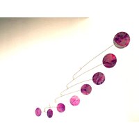 Rosa Und Lila Hängendes Kunst Mobile Für Hauptdekoration Meditation von TheMindfulMobile