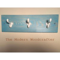 Massive Kieferngarderobe - Vintage Aqua Stain Gusseisen Haken Verwendung Für Mützen, Leine, Regenschirme, Schals, Schlüssel, Handtücher Usw von TheModernWoodcrafter