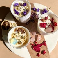 Geschenkset 3Er | Sojawachs Intention Kerze Manifestationskerze Selbstgemachte Kerzen Infused Crystals von TheMoonHeart