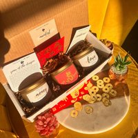 Jahr Der Schlange 2025 Geschenkbox | Intentionskerze Manifestationskerze Kristall Infundierte Kerze Selbstpflege-Box von TheMoonHeart