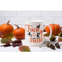 Halloween Trick Oder Leckerli Kaffeetasse, Halloween Herbst/Gruselige Vibes Tasse/Halloween Bonbons/, Halloween Gruselige Tasse Geschenk von TheMugShopgiftsCo