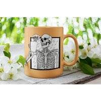 Skelett Becher, Mit Kaffee von TheMugShopgiftsCo